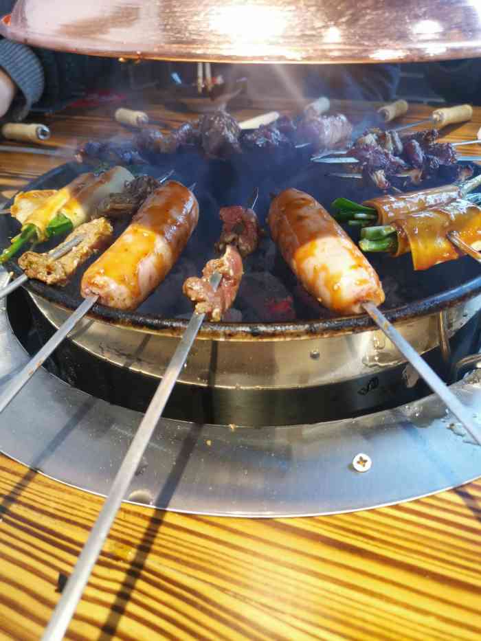 袁家水泊水浒烤肉(梅村店)-"一群人吃的嗨起 去隔壁点了奶茶继续加菜