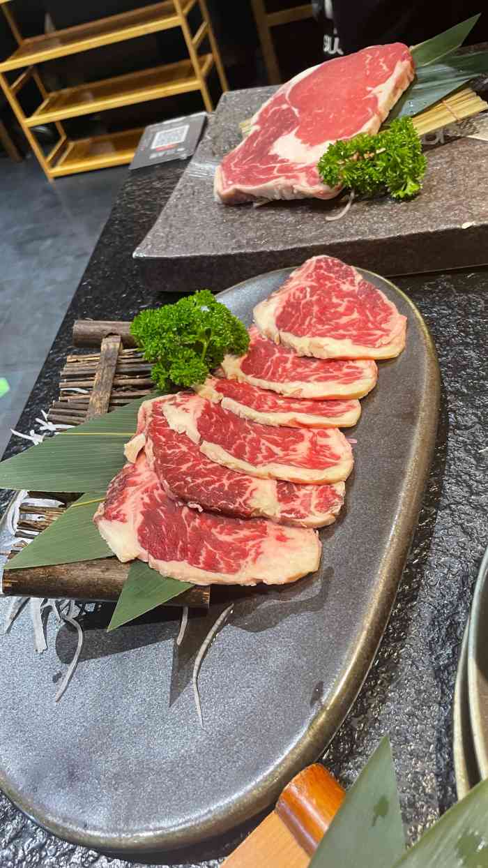 弘·日式和牛烧肉"12月5号晚餐,几个发小儿凑局,店里可以.