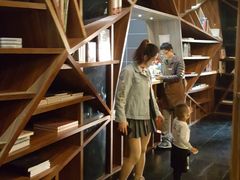 -钟书阁(松江泰晤士小镇店)