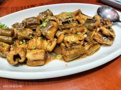 -乔家小院•非遗驴肉•本地小海鲜(滨河路店)