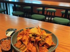 美式玉米饼配牛肉酱-魏斯理汉堡(西安沣东吾悦店)