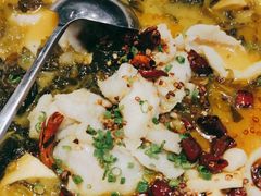 炝锅辣鱼片-老牌坊鲁菜名店(美莲广场店)