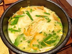 -银米·云南传统过桥米线(双廊黑金冠店)