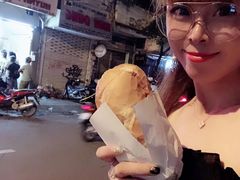 -Bánh Mì Huynh Hoa