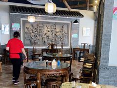 大堂-王明古法砂锅居(开化寺店)