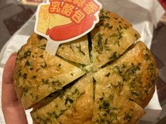 火腿蒜香乳酪包-好利来(鲁谷店)
