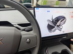 -小鹏汽车(上海静安大融城店)