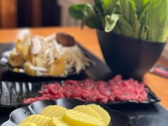 -果松木炭酸菜铜火锅·外婆参鸡汤