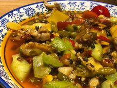-临界音乐酒馆·小龙虾·江湖菜(华熙LIVE·鱼洞店)