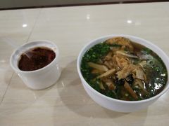 -老西白点心店