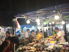 -吴山路夜市