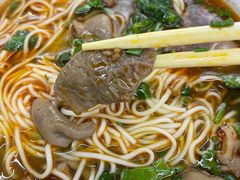 特色肥肠面-耙豌豆重庆小面