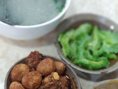 -董哥山城碗碗香(美专校街店)