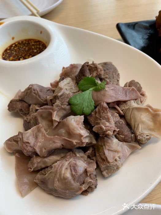 关东小磨东北菜(长风大悦城店)蒜泥护心肉图片