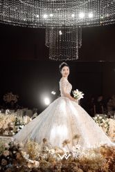 点击看大图 -艾米丽婚纱礼服