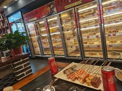 面包甜点陈列柜-川麻婆泥锅涮肚·串串火锅(物资学院店)