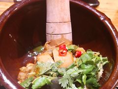 烧椒擂茄子-老滇山寨•云南特色菜•地方菜•民族风情歌舞表演(金碧店)