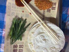 -老街烧烤大排档·地道湖北菜·龙虾馆(汉口火车站店)
