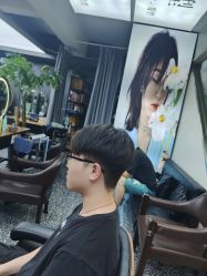 点击看大图 -藤野造型专业烫染接发