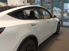 -TESLA 特斯拉(上海太古汇体验店)
