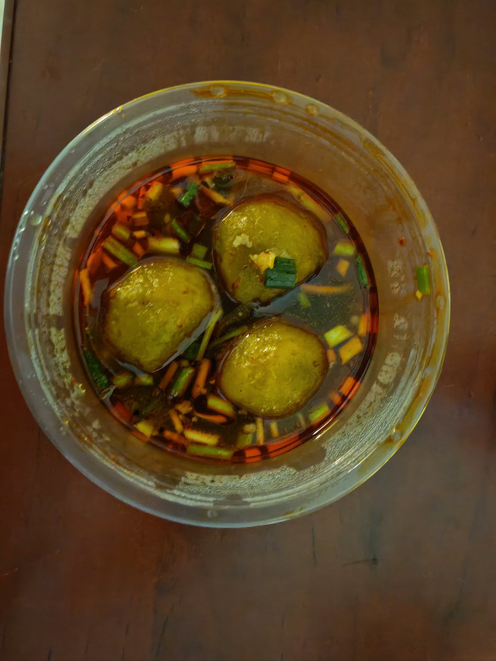 土城古镇好多店都有苕汤圆美食,有的是冰箱储存的,有的是现包的,经与