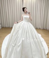 -曼青婚纱礼服馆