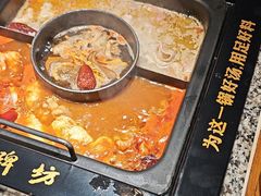 -老牌坊云南鱼豆花火锅(哈西万达店)