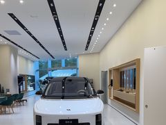 -理想汽车(世纪汇店)