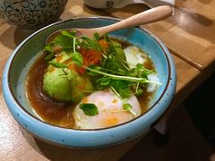 温泉蛋配牛油果-早一美餐厅·EBISU(会展誉景店)