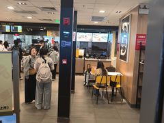 -麦当劳(上海虹桥站30B检票口楼上)