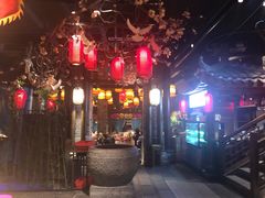 -帅巴人舅母子腊蹄民俗村