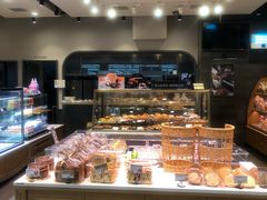 面包甜点陈列柜-巴黎贝甜(宜山路店)
