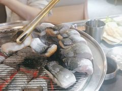 -围炉肉舍•炭烤活鳗•丹东海鲜烤肉(步行街店)