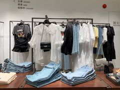 -URBAN REVIVO(高德置地广场·春广场店)