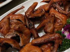 红烧乳鸽-沙龙酒家