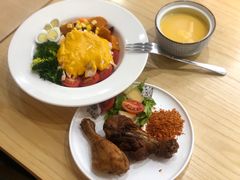 -F+轻食健身赋能空间(中华北路国贸商场店)