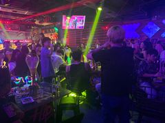 -UP嘻哈酒吧(粉巢店)