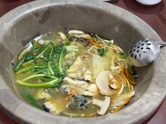 -姚记抚仙湖石锅鱼庄