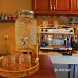 日咖夜酒很快乐