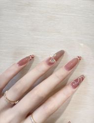 -孔雀手美甲美睫护理