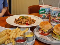 -Thanks美式餐厅(汉堡咖啡店)