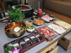 -围炉肉舍•炭烤活鳗•丹东海鲜烤肉(步行街店)