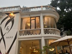 -Mark&Mars Restaurant
