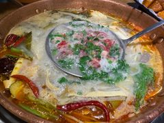 -洱火云南酸菜牛肉火锅(石景山当代商城店)