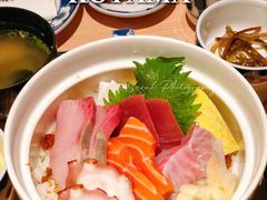 杂锦鱼生饭套餐-小山日本料理(电子大厦店)