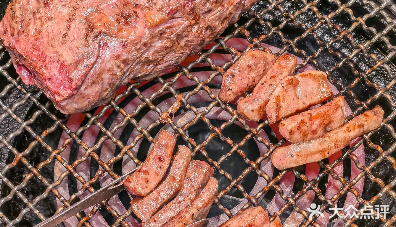 就在万象城🎄有Kitty猫的圣诞烧肉来啦！