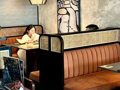 -铭牛烧肉·和牛海鲜自助(高新月牙湖店)