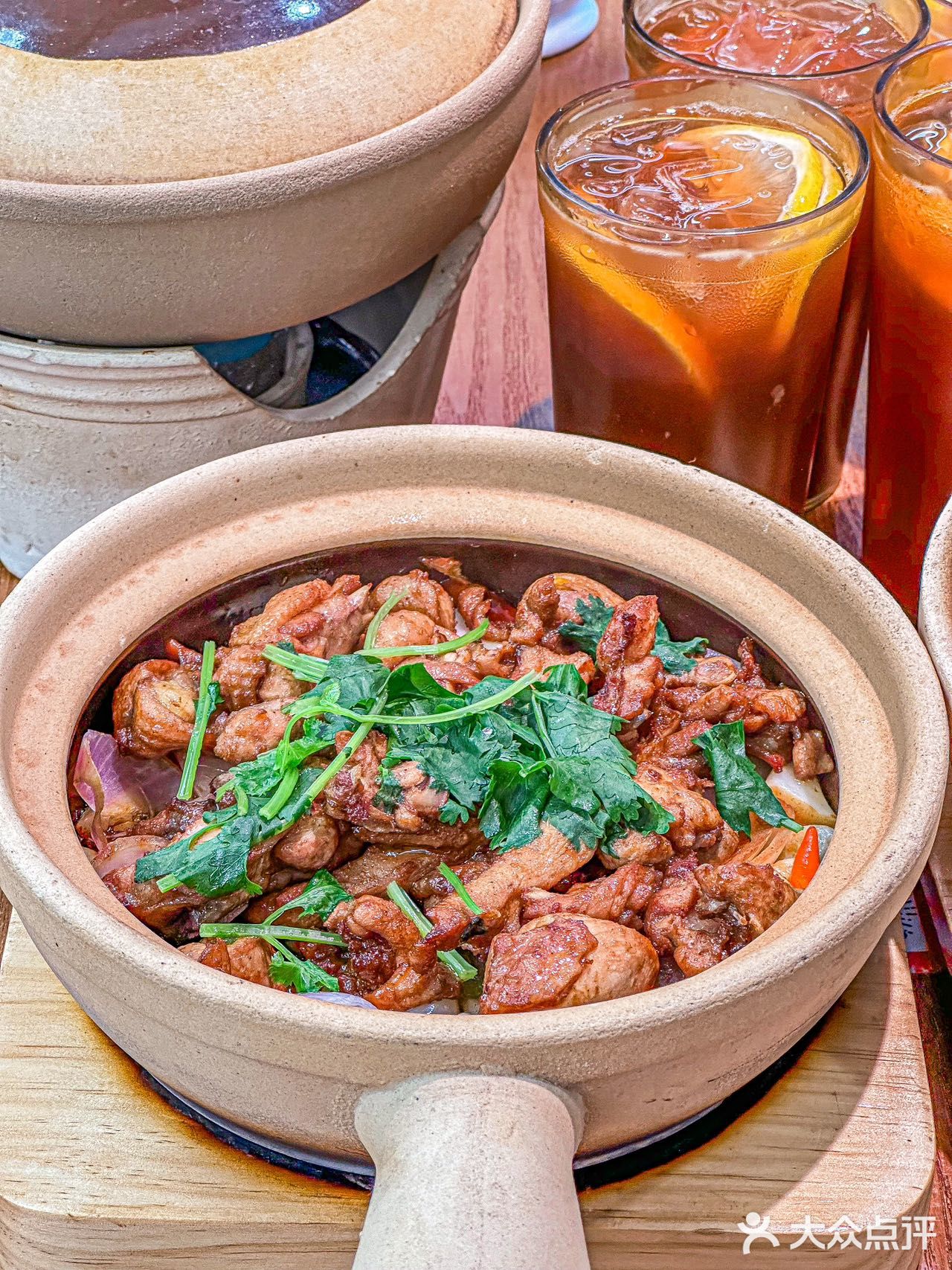 来王府井一定要尝尝他家的砂锅煲 逛街逛累了