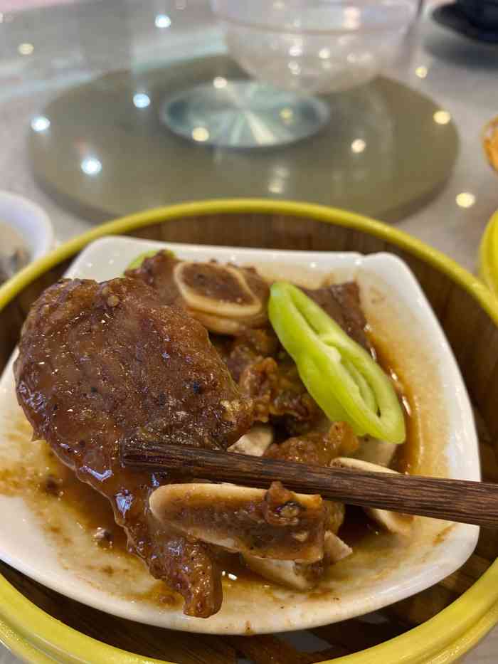 大海湾食家-"环境:大厅环境一般,就是普通酒楼的环境.