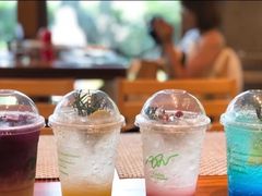 -Chom Cafe and Restaurant